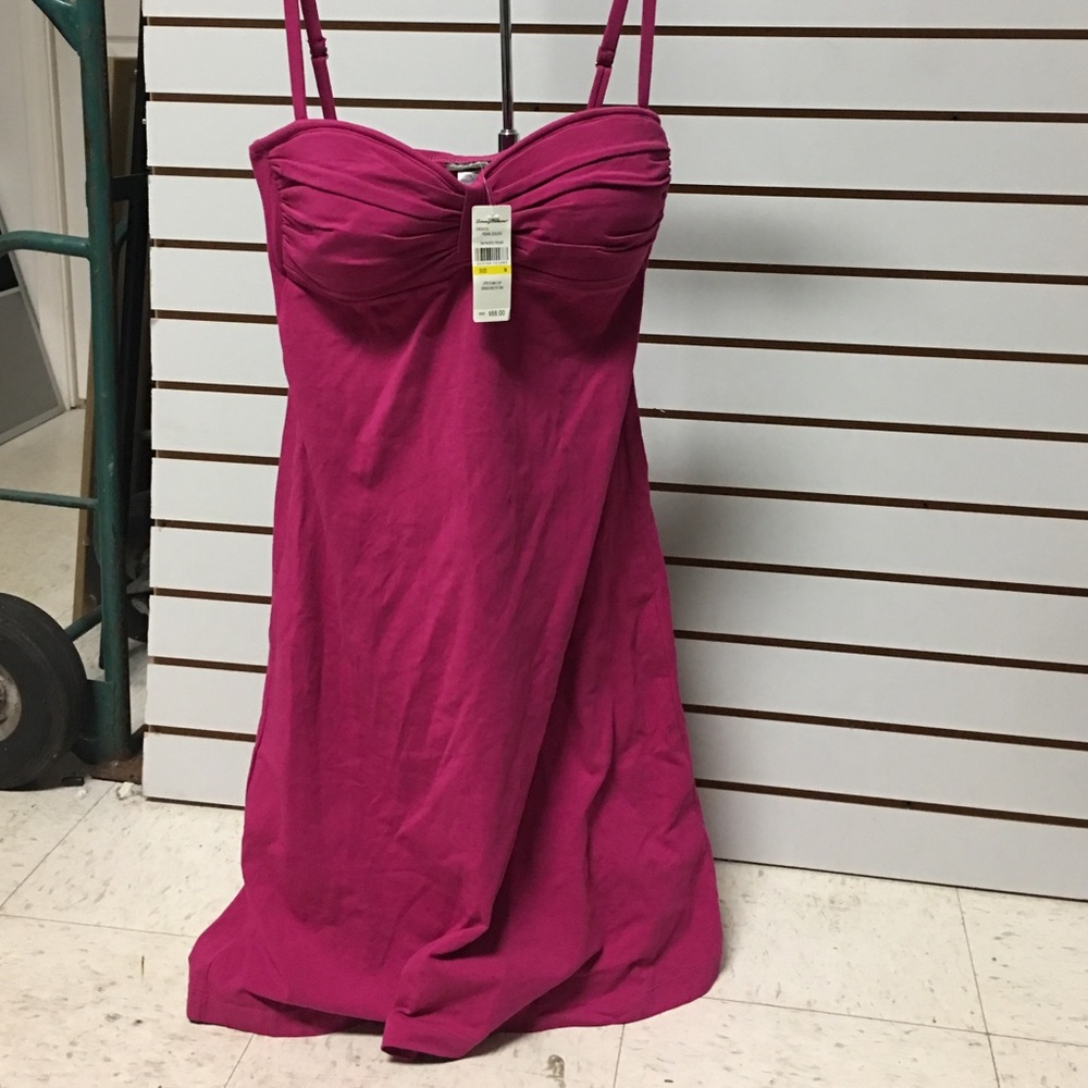 Tommy Bahama dress womans sz M (built in cup)
